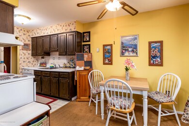 98 Stonehust Blvd-10