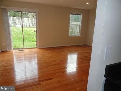 15 Cross Laurel Ct, Germantown, MD 20876 - photo 4