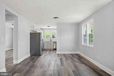 7002 E Clinton St, Clinton, MD 20735 - photo 5