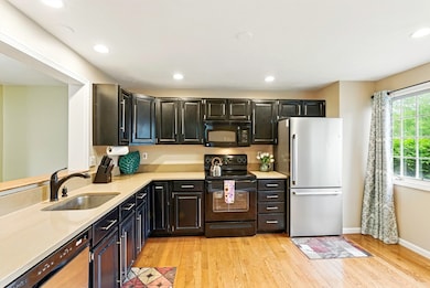 14 Weybridge Ln, Hopkinton, MA 01748 - photo 4