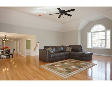 13 Dolores Dr, Burlington, MA 01803 - photo 2