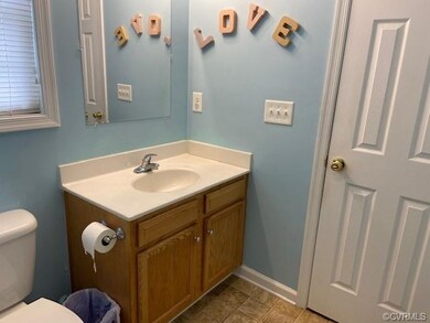 624 E Magnolia Ave, West Point, VA 23181 - photo 7