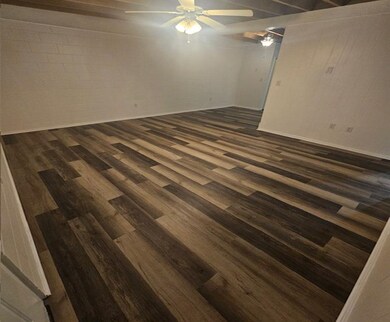 831 White Dr unit 831, Tallahassee, FL 32304 - photo 3