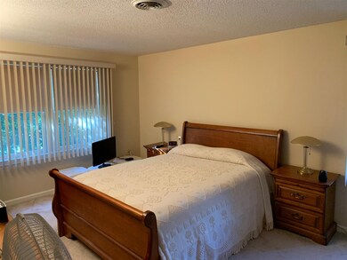 2 Mayfair Ln unit U202, Nashua, NH 03063 - photo 4