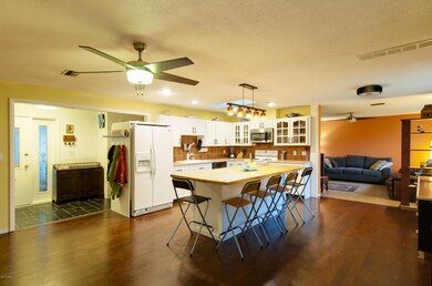 7-kitchen_26127764520_o