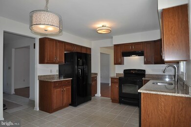 3994 Robin Hood Way, Sykesville, MD 21784 - photo 3