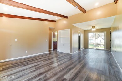 2126 N Metcalf (6)