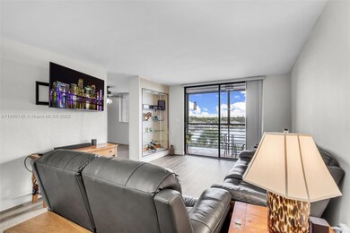 1100 Colony Point Cir unit 504, Pembroke Pines, FL 33026 - photo 6