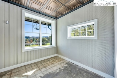 716 N Jefferson Ave, West Jefferson, NC 28694 - photo 6