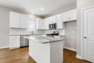 Cloverly B - Kitchen - 7