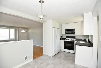 8 Salvatore Cir, Danvers, MA 01923 - photo 6