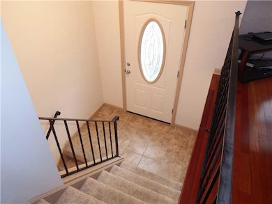 Entry/Foyer.