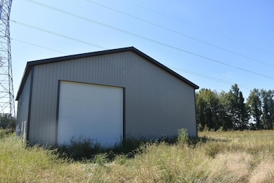 Ne Barn dominium 16 ft garage door