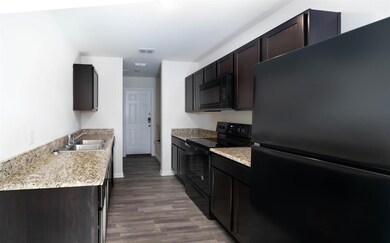 1113 W Johnson St, Denison, TX 75020 - photo 3