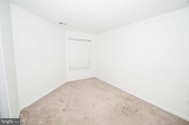 14120 Lauren Ln, Laurel, MD 20707 - photo 2