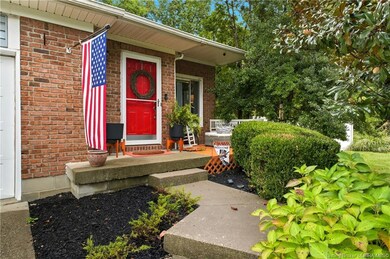 115 Weberpal Cir, New Albany, IN 47150 - photo 2