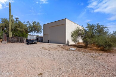 Detached Garage /Workshop