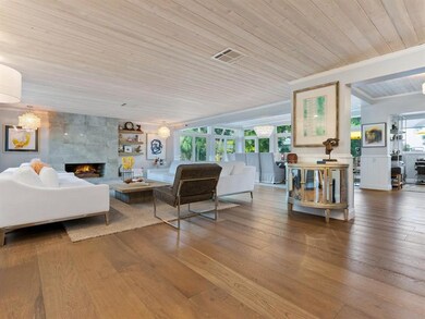 Spacious living room