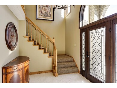 Bright & spacious front entry
