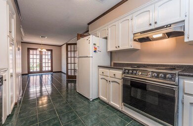 119 Georgetown Loop - Kitchen Pic 2