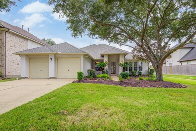 1489 Garden Lakes Dr, Friendswood, TX 77546 - photo 2