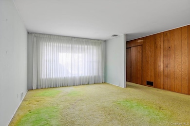 144 Orchard St, Plainview, NY 11803 - photo 5