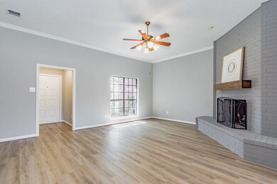 205 Skyview Terrace unit 702, Friendswood, TX 77546 - photo 3