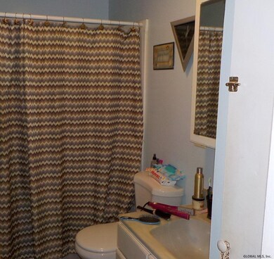 682 Palm Ave, Schenectady, NY 12306 - photo 7