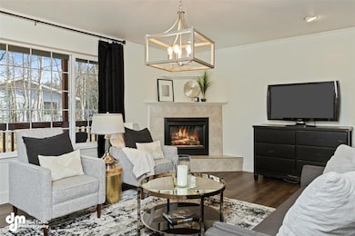 07-Living Room-ELKO1318