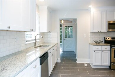 Sweet full kitchen makeover!