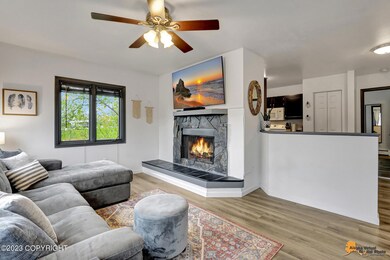 831 Merlin Lp living area 2