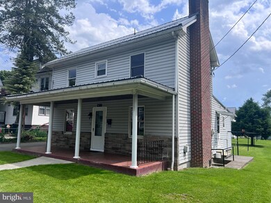 15 Broadway St, Berkeley Springs, WV 25411 - photo 2