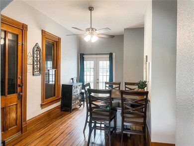 324 W 2nd St S, Newton, IA 50208 - photo 5