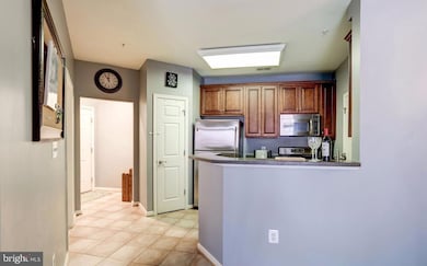 21228 Mcfadden Square unit 211, Sterling, VA 20165 - photo 3