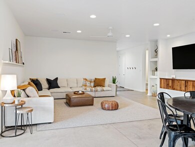 04-Family Room