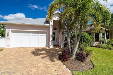 721 93rd Ave N, Naples, FL 34108 - photo 2