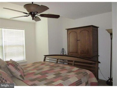 5519 Stonecroft Ln, Allentown, PA 18106 - photo 7