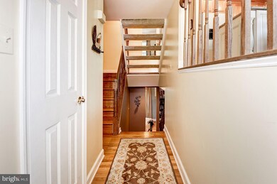 3301 Stone Heather Ct, Herndon, VA 20171 - photo 3