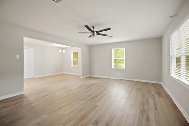 2122 Stadium Dr, Alvin, TX 77511 - photo 7