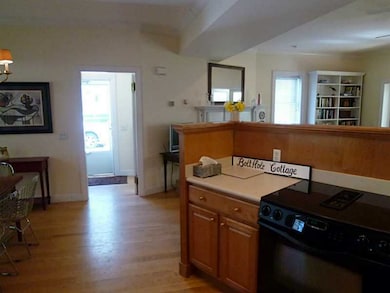 34 Catherine St unit The Cottage, Newport, RI 02840 - photo 6