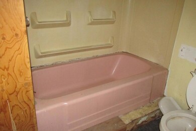 10 High St, Mechanic Falls, ME 04256 - photo 4