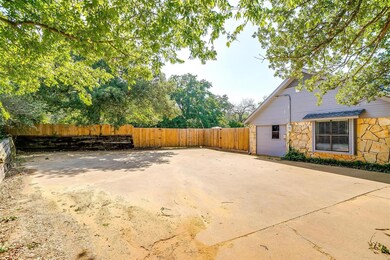 312 Trailwood Dr, Joshua, TX 76058 - photo 5