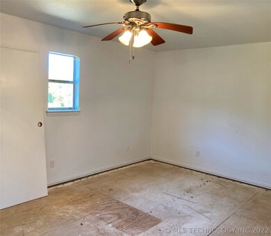 99590 Highway 100, Gore, OK 74435 - photo 7