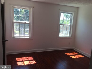 4465 Eldone Rd, Baltimore, MD 21229 - photo 6