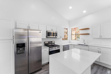 9375 S Laurel Ridge Cir, West Jordan, UT 84088 - photo 4