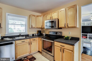 12703 Clearfield Dr, Bowie, MD 20715 - photo 4