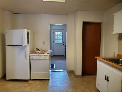 13 Dana St unit 15, West Lebanon, NH 03784 - photo 6