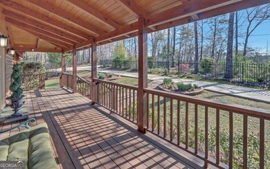 Private but not isolated and easy access to downto