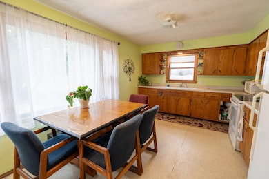 814 E North St, Whitewater, WI 53190 - photo 4