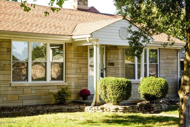 3215 Hickory Grv-3